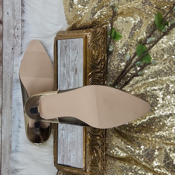 NWOT, Annie, Tri-color gold shoes size 7M - Picture 7 of 11